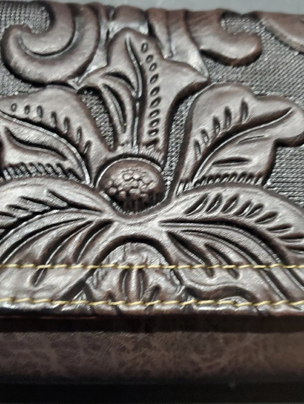 B.O.C intricate floral‎ pattern chocolate brown trifold wallet brand new